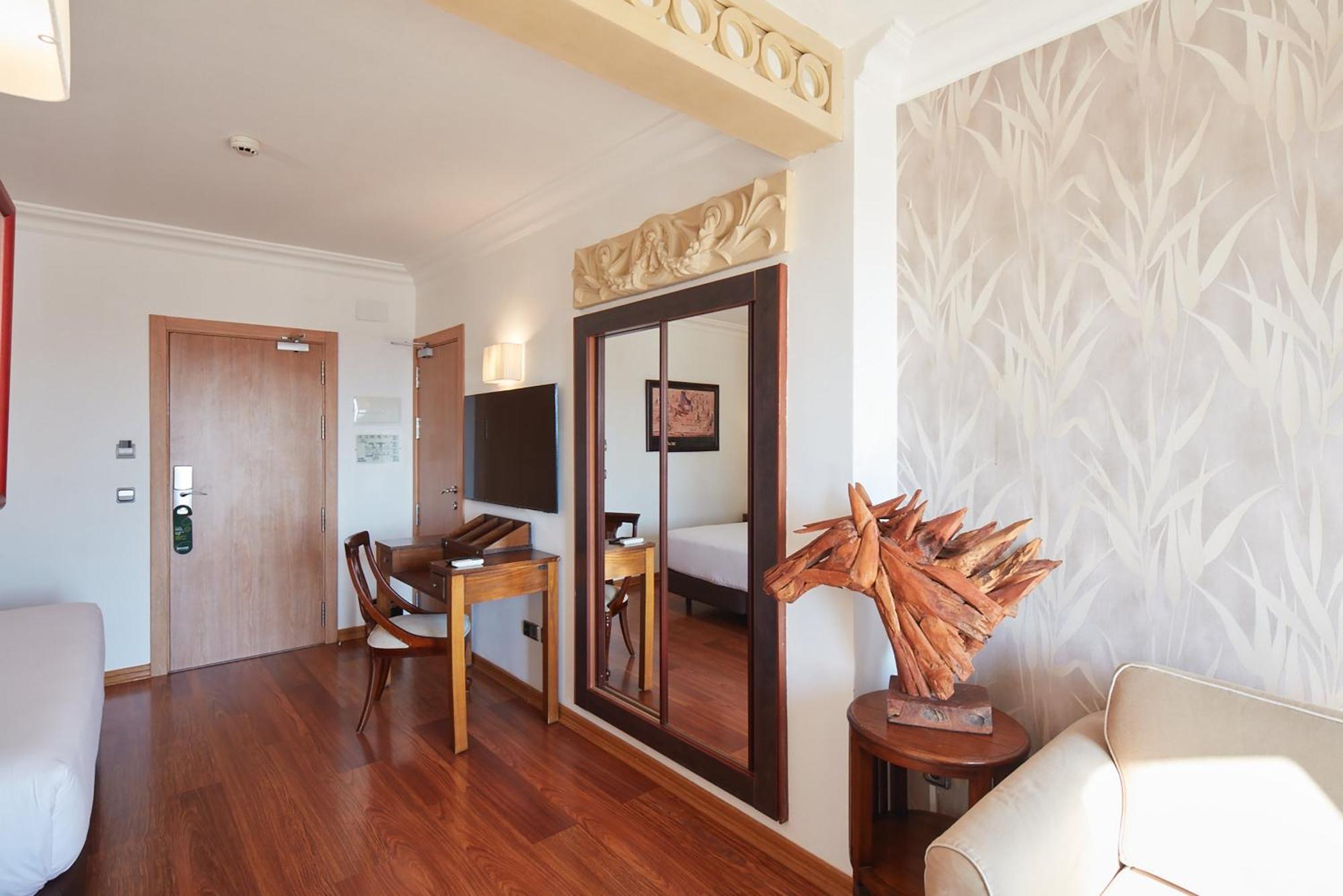 Sercotel Hotel President Figueres  Ngoại thất bức ảnh