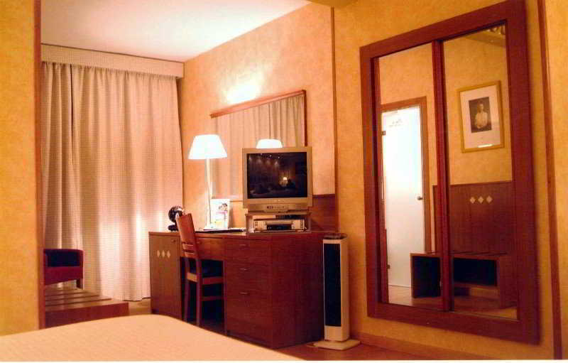 Sercotel Hotel President Figueres  Ngoại thất bức ảnh